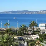 Bleues Le Mediterranee Aparthotel Saint-Raphaël