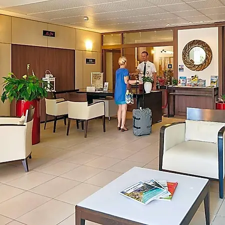 Le Mediterranée 3* Saint-Raphaël