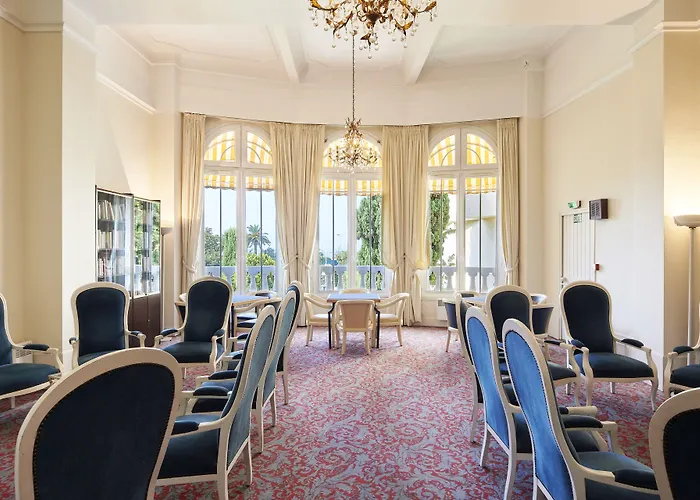 Bleues Le Mediterranee Aparthotel Saint-Raphaël