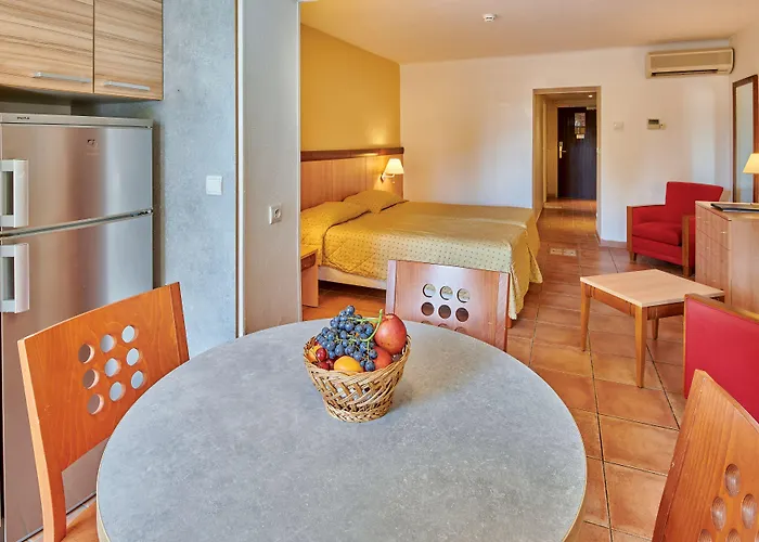 Bleues Le Mediterranee Aparthotel Saint-Raphaël