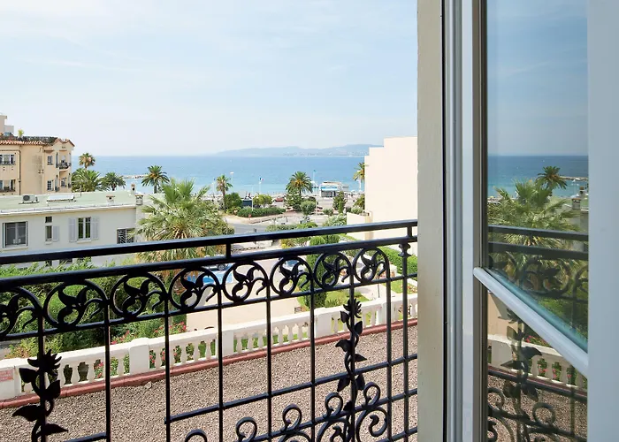 Bleues Le Mediterranee 3* Saint-Raphaël