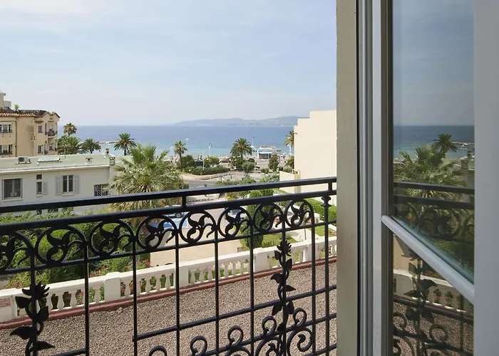 Bleues Le Mediterranee Aparthotel 3*